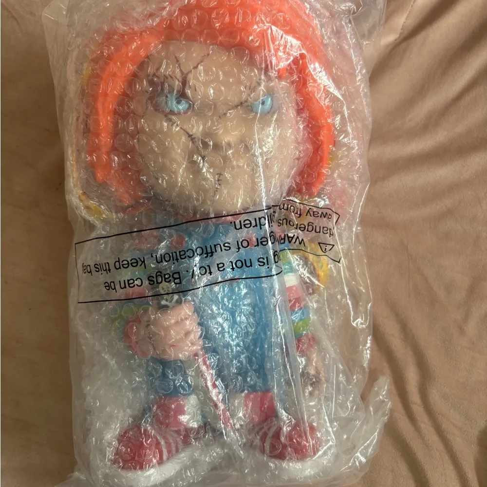 Interactive chucky doll popcorn bucket - Picture 3 of 9